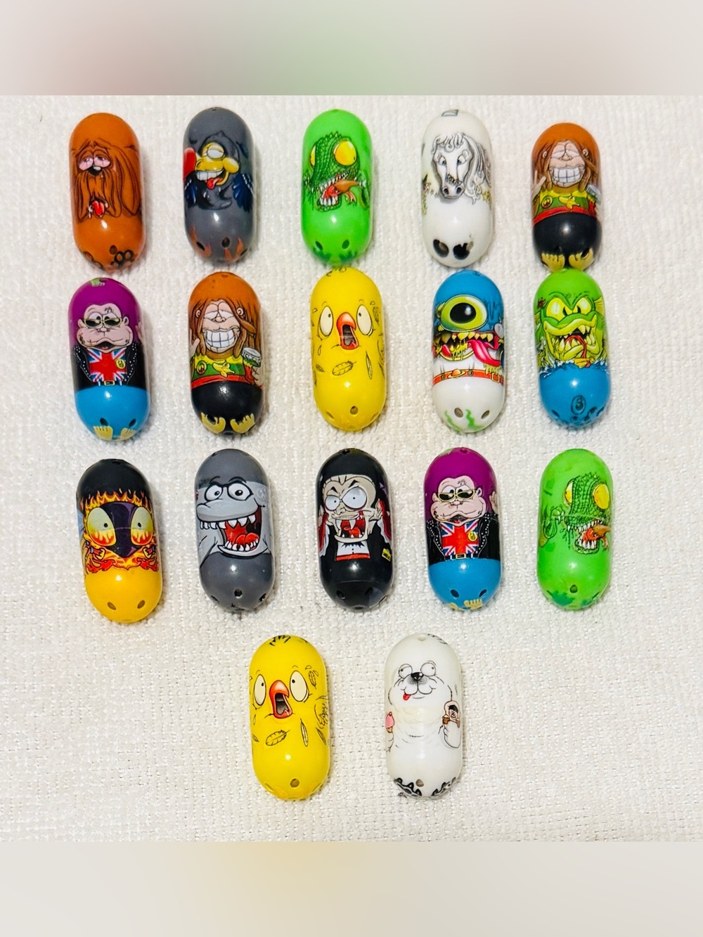 Mighty Beanz Lot of 16 (2010 Moose Toys) - Creatures, Animals & Monsters